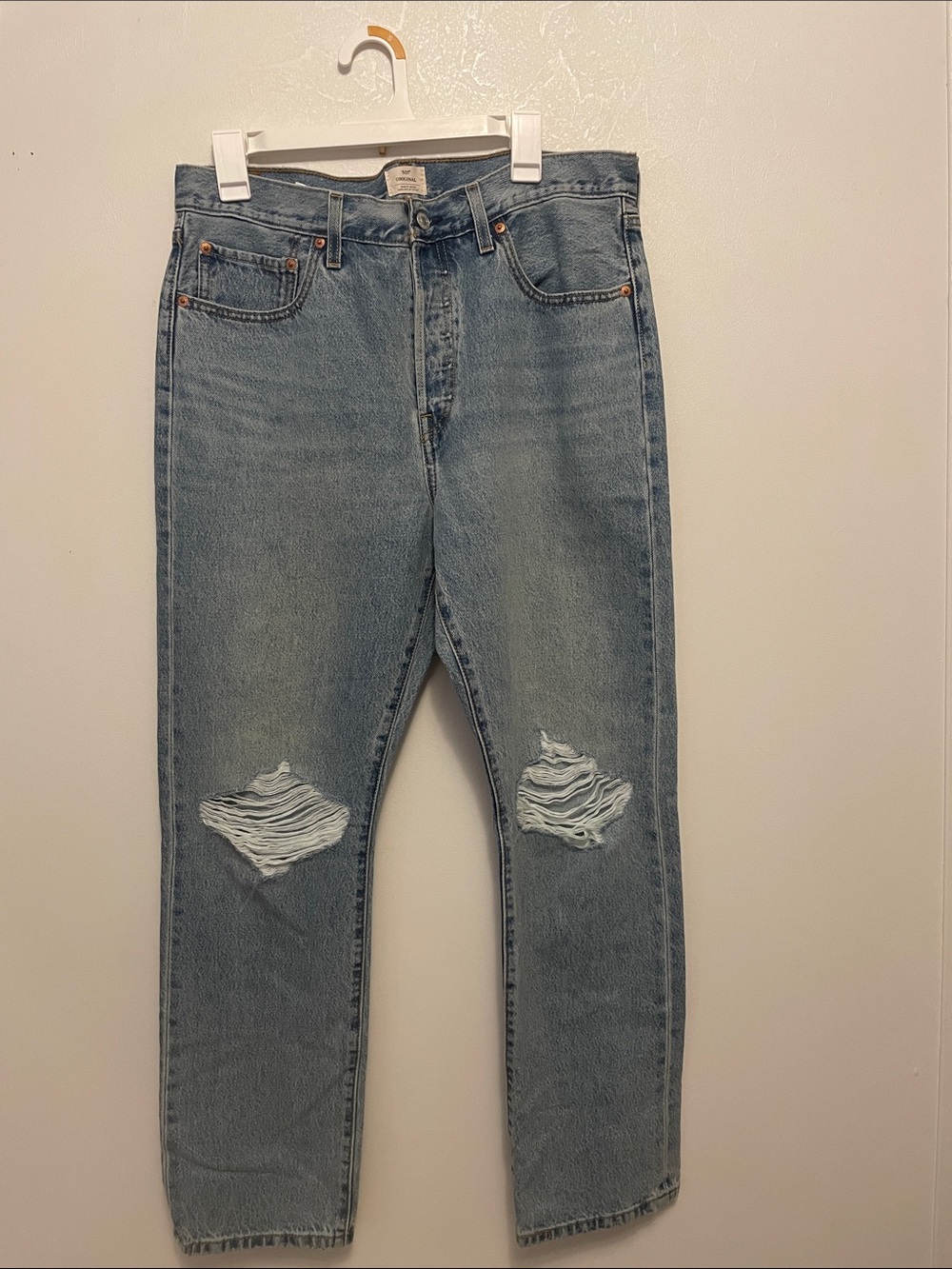 Levi's Straight-Leg women’s  Jeans in Medium Blue Denim